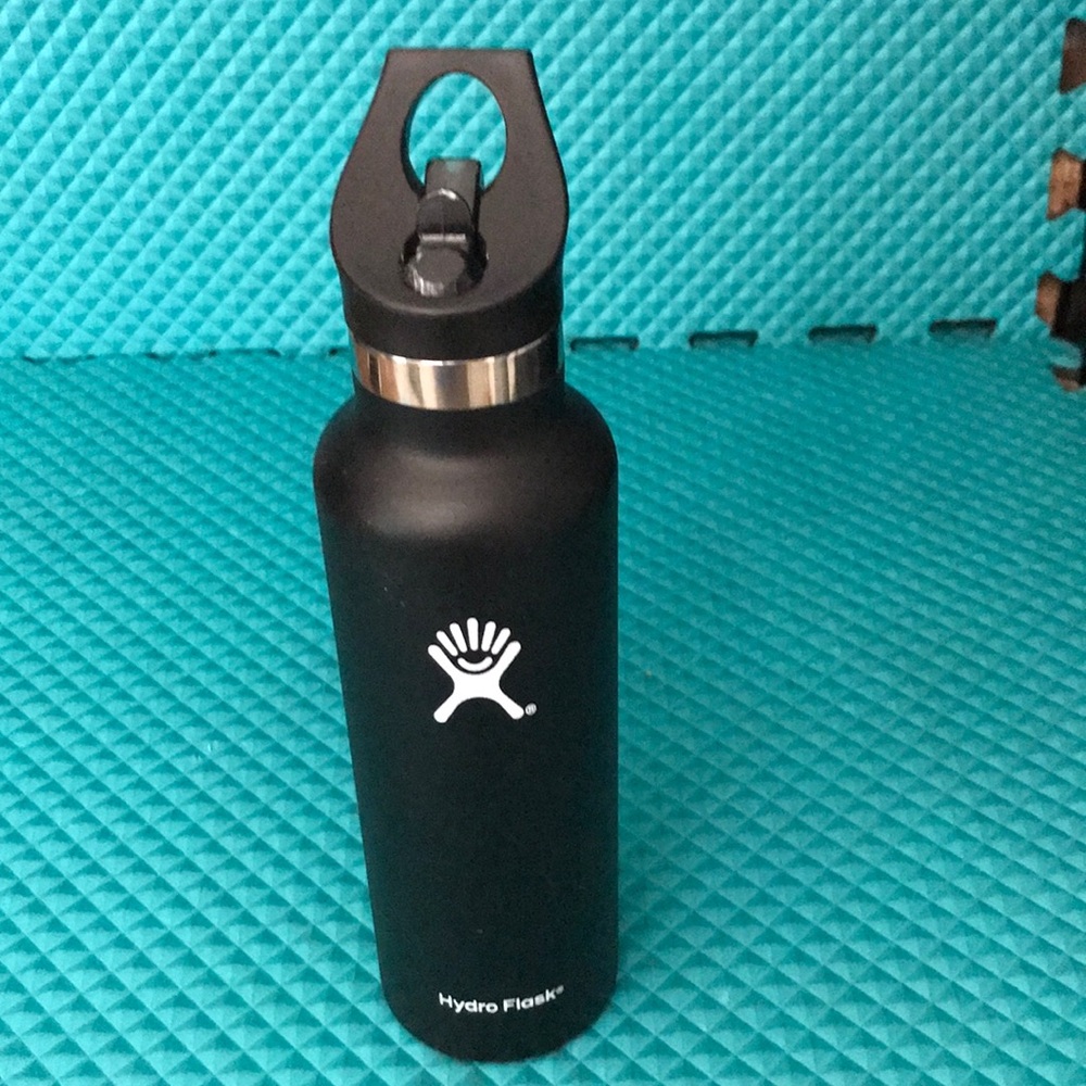 Hydro Flask Black Water Bottle | 21 Oz